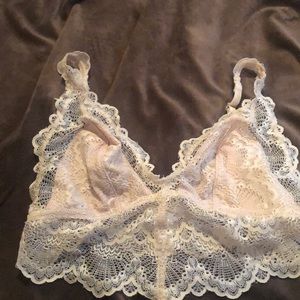 ❤️❤️NWOT Never Worn Ultra Feminine Bralette🧡